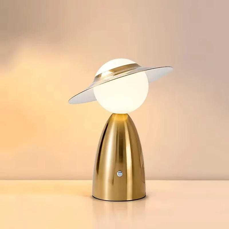 Draadloze LED Oplaadlamp med varmt lys og moderne design