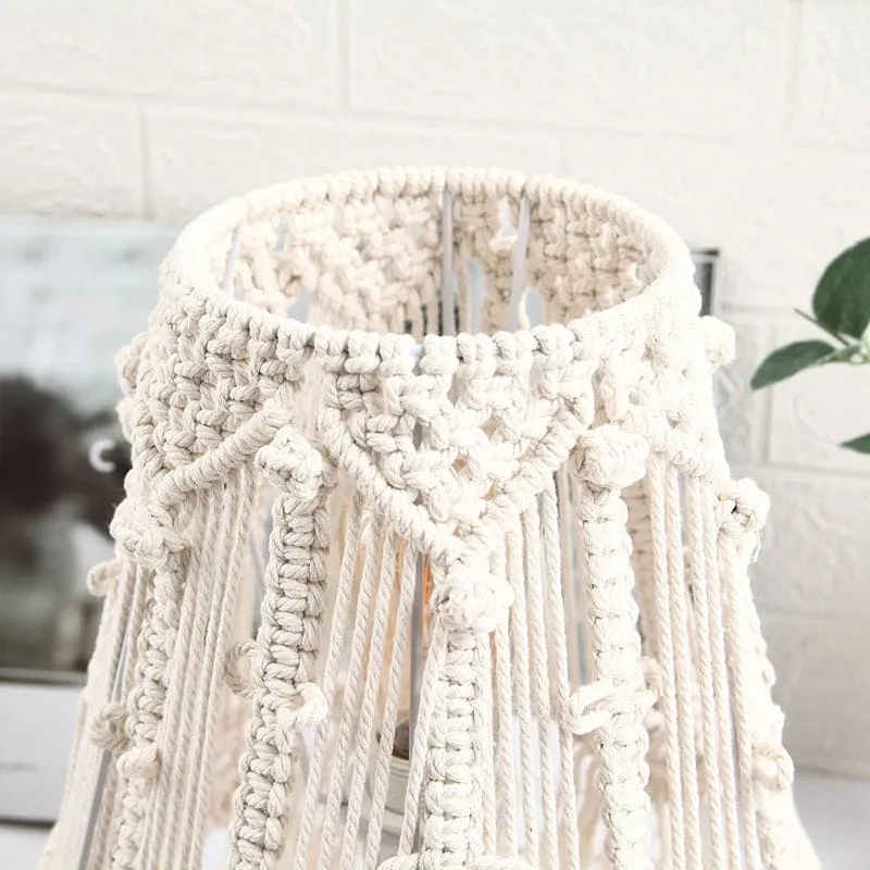 Bordlampe i Flettet Reb – Skab Hygge og Stil i Dit Hjem