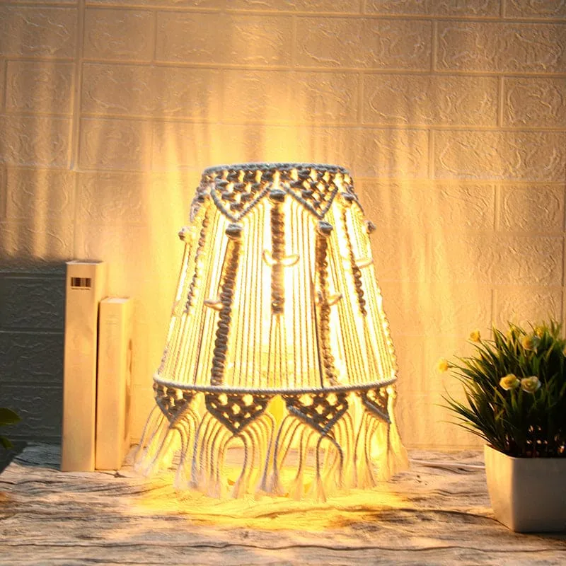 Bordlampe i Flettet Reb – Skab Hygge og Stil i Dit Hjem
