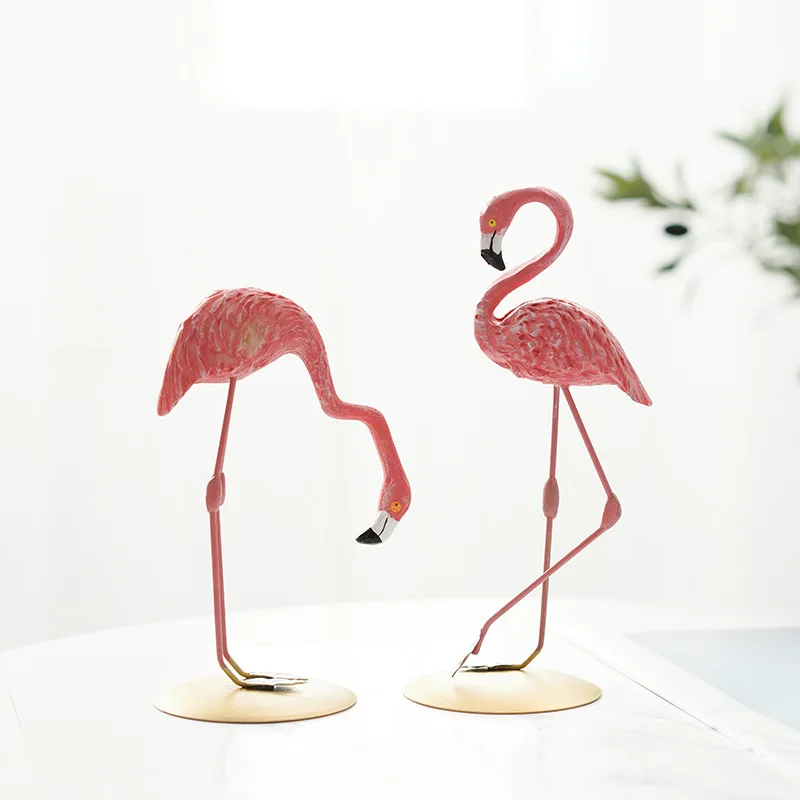 Moderne dekoration af flamingo figur i harpiks