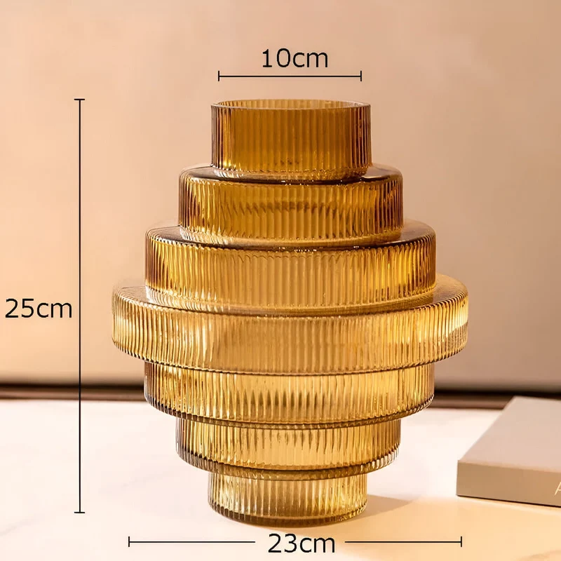 Elegant glasvase i amber - moderne dekorativ genstand til stilfulde rum