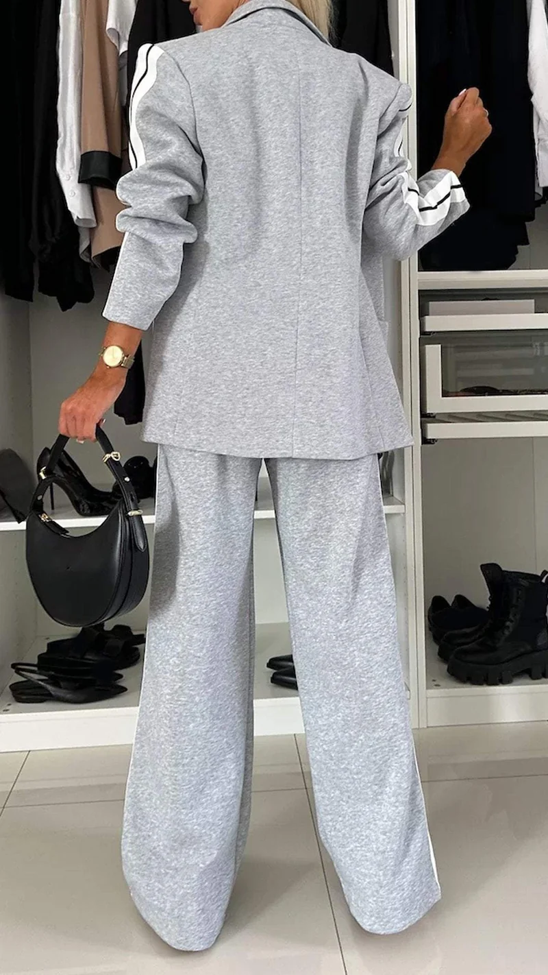 Chic Look med 2-delt Sæt – Blazer og Relaxede Bukser