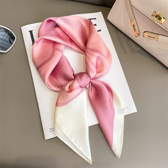 Silk Halstørklæde med Striber | Elegant og Luksuriøs