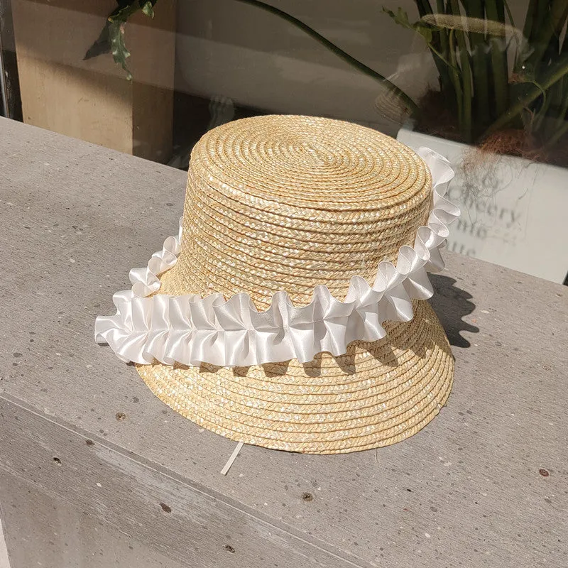 Sommerhat med flet og striber – Let og luftig stil