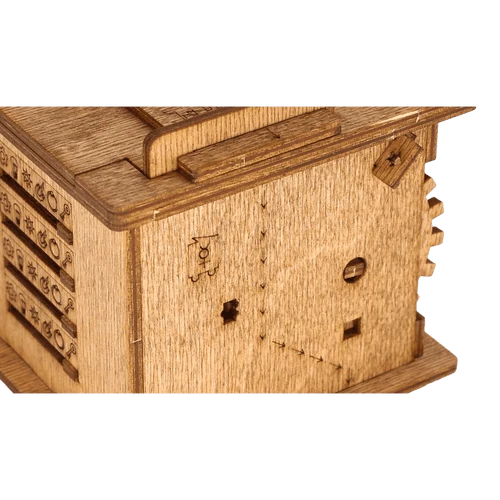 Interaktiv Flugtårn i Træ – EscapeBox