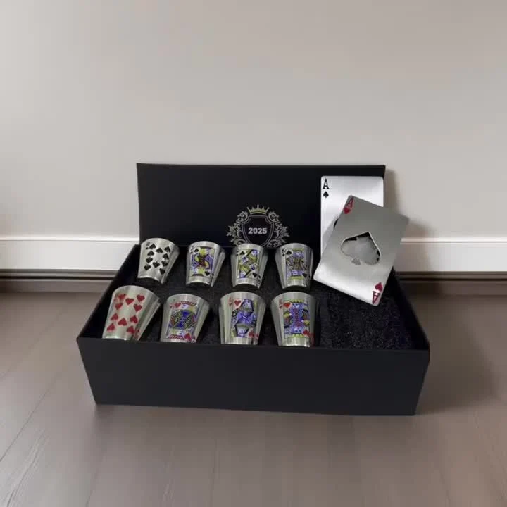 Elegante Whisky Glas Set med Kortmotiver og Flaskebrikker