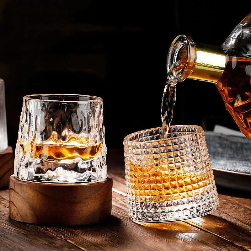 Elegant Whiskyglas med Drejefunktion i Japan-Stil