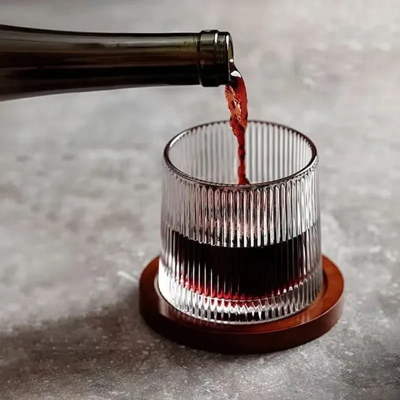 Elegant Whiskyglas med Drejefunktion i Japan-Stil