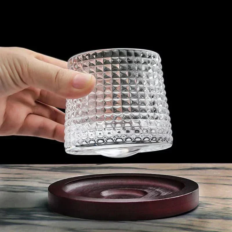 Elegant Whiskyglas med Drejefunktion i Japan-Stil