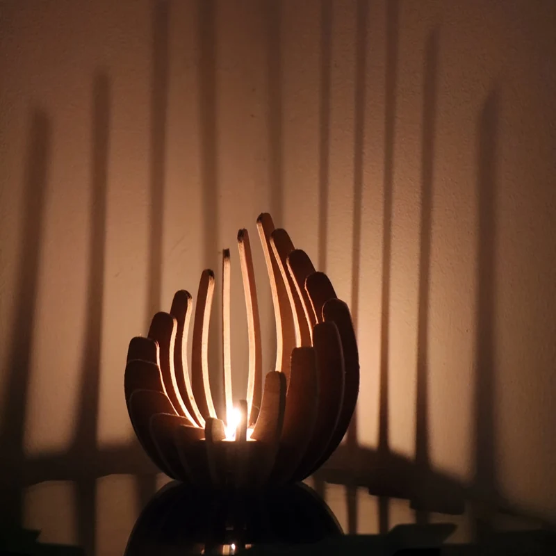 Elegant Lotos Lysestage – Håndlavet i Lagdelt Design