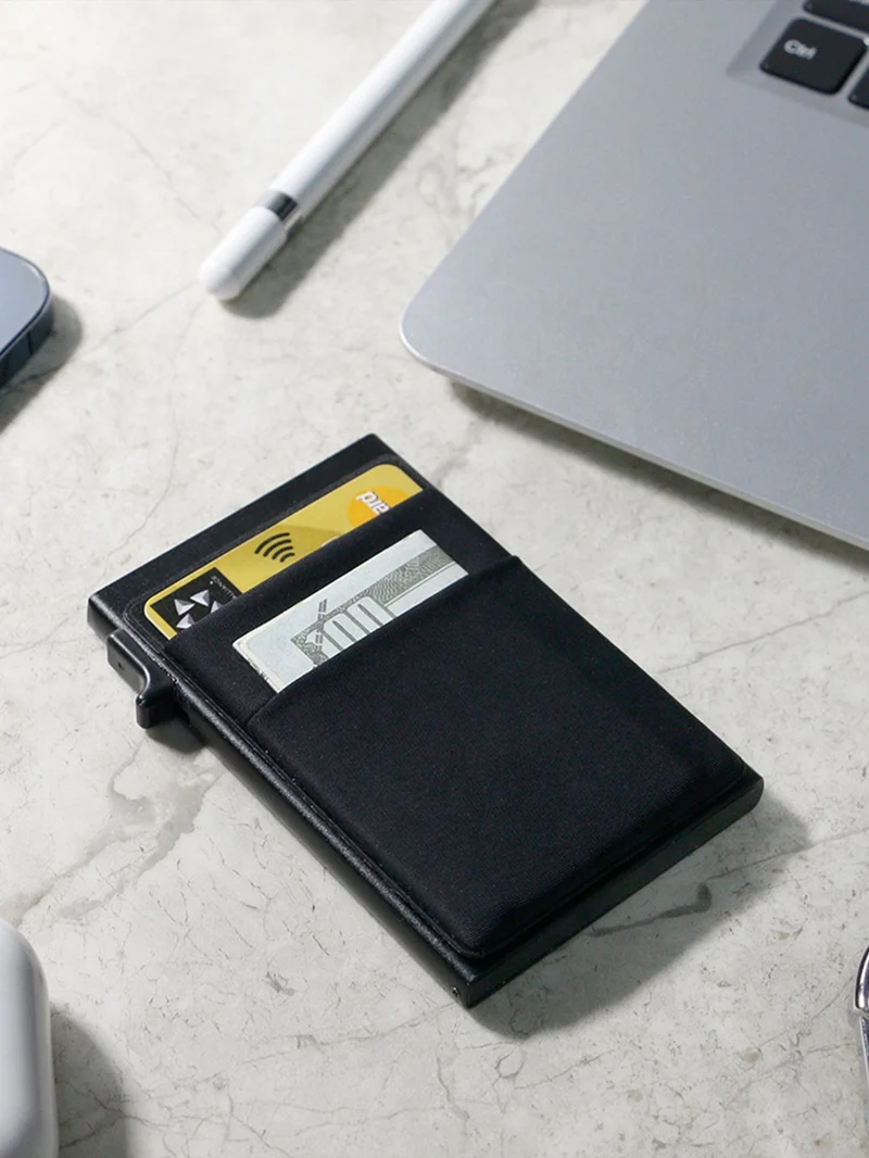 Slim Metal Kortholder med RFID Beskyttelse