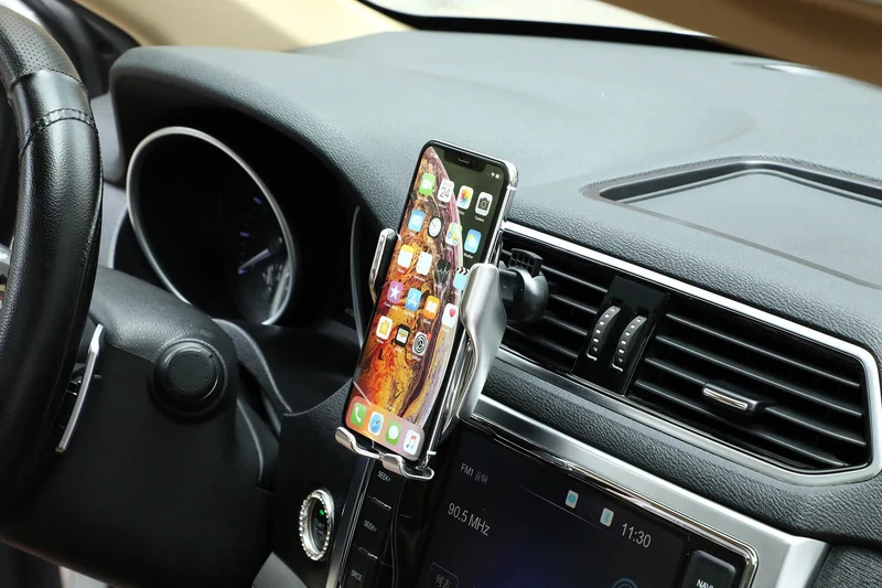 Elegant telefonholder med automatisk låsning | Trådløs oplader