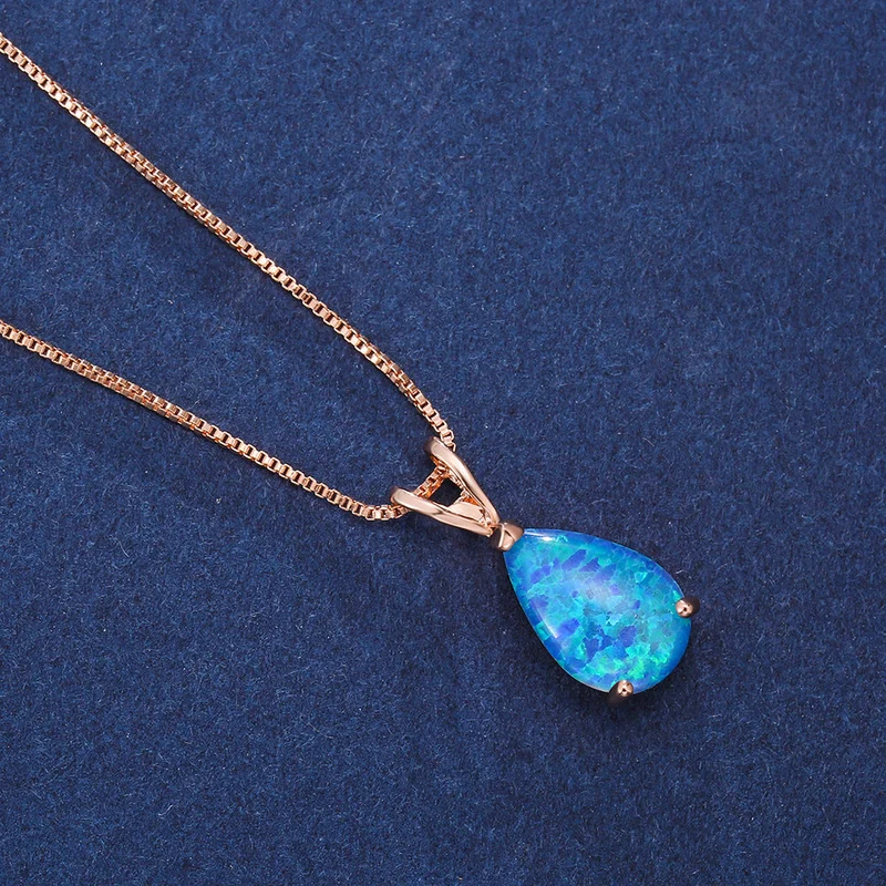 Minimalistisk Halskæde med Opal Vedhæng – Selina