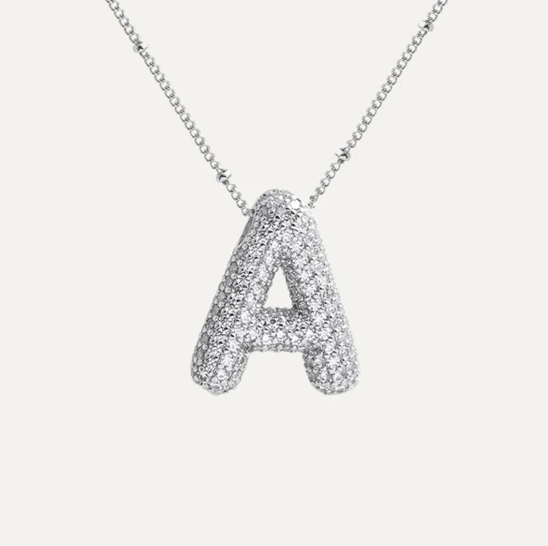 Diamant halskæde med bogstav