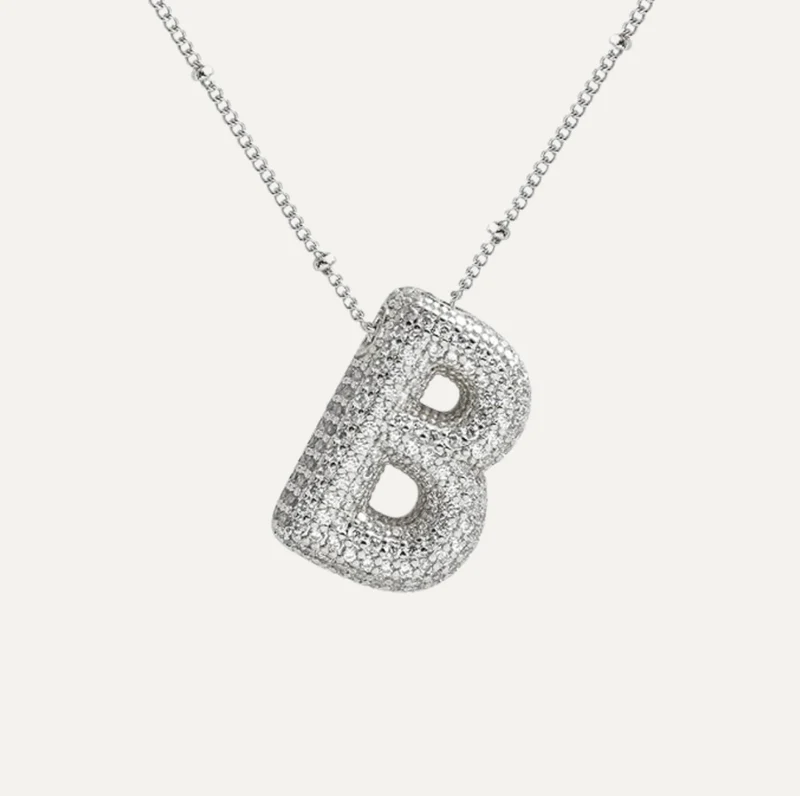 Diamant halskæde med bogstav