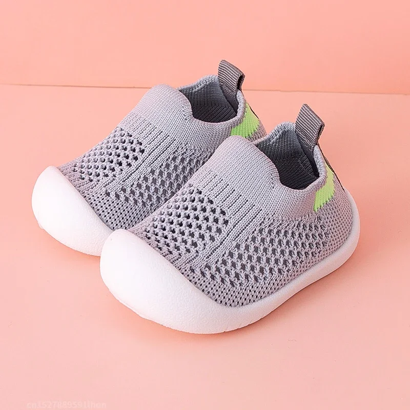 Børnesko – Legesneakers fra KomfyKicks