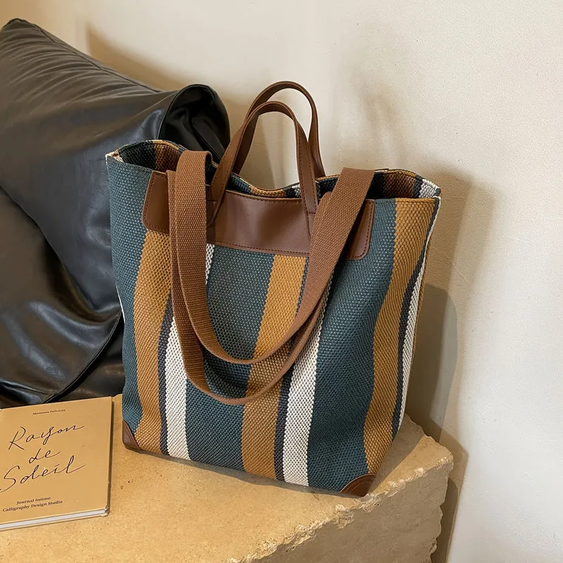 Casual skuldertaske med MetroStripe – Praktisk og stilfuld
