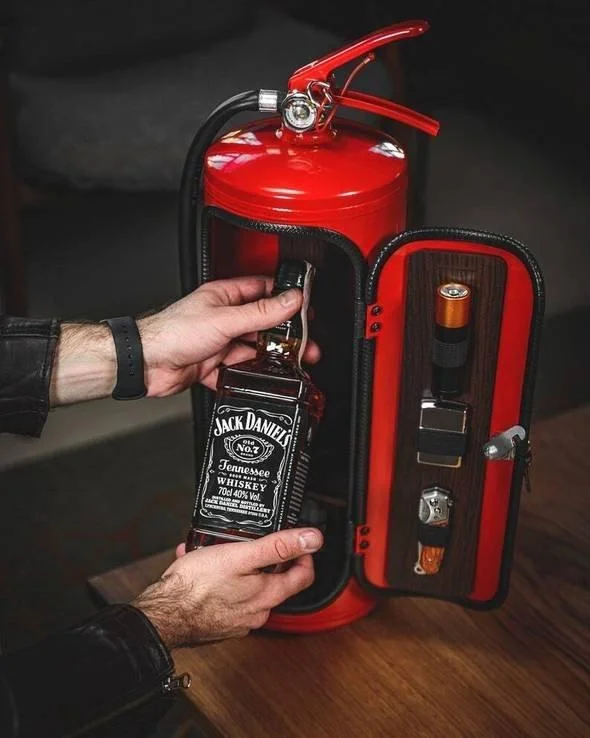 Mini Bar i industrielt design med sikkerhedslåse til spiritusopbevaring