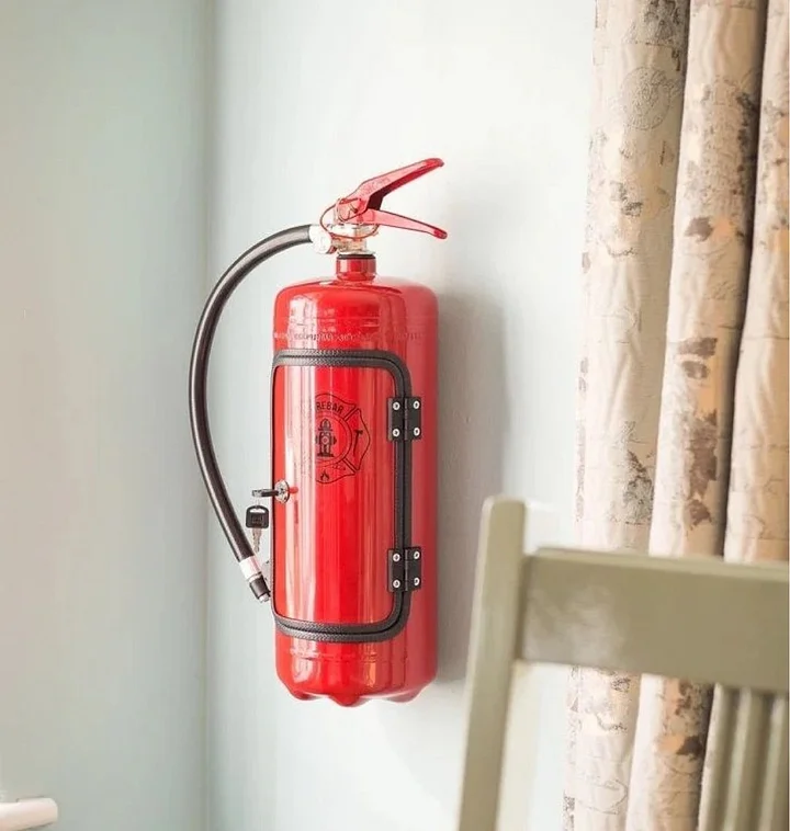Mini Bar i industrielt design med sikkerhedslåse til spiritusopbevaring