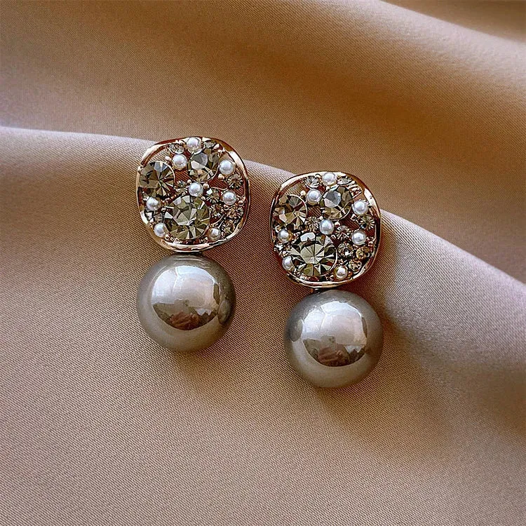 Grå/Taupe Krystal Perle Øreringe – Elegant Design