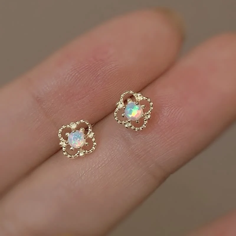 Delikate Vintage Øreringe med Opal