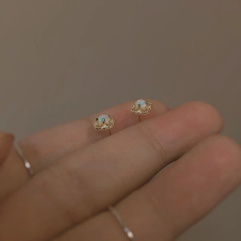 Delikate Vintage Øreringe med Opal