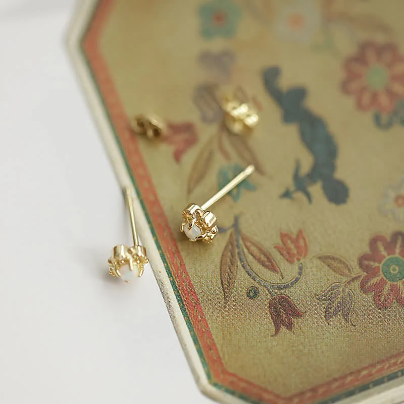 Delikate Vintage Øreringe med Opal