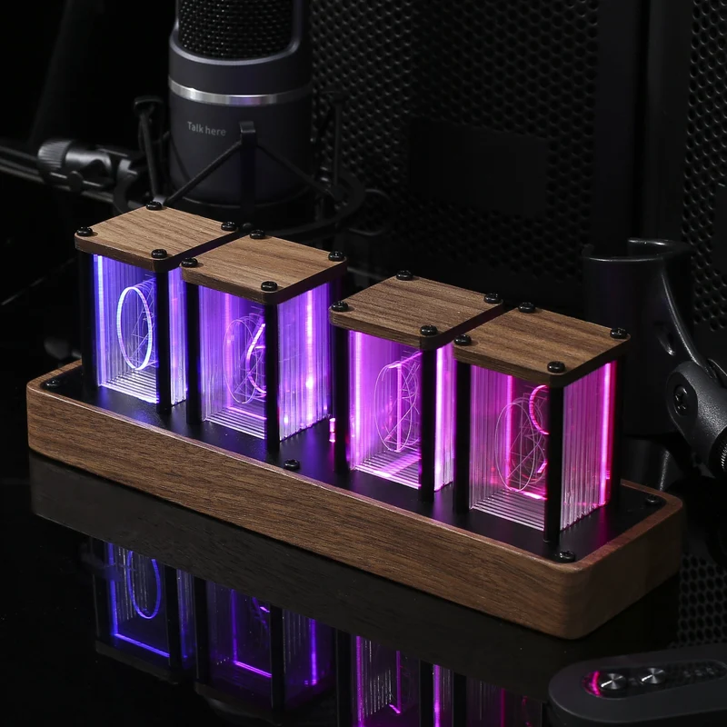Retro Moderne Rørur – Digital RGB LED Ur til Unik Indretning