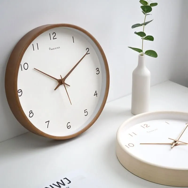 Stille Vægur i Massivt Træ – Analog Design