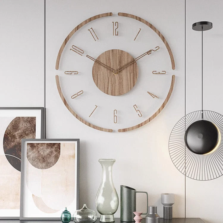 Vægur i træ med skandinavisk design