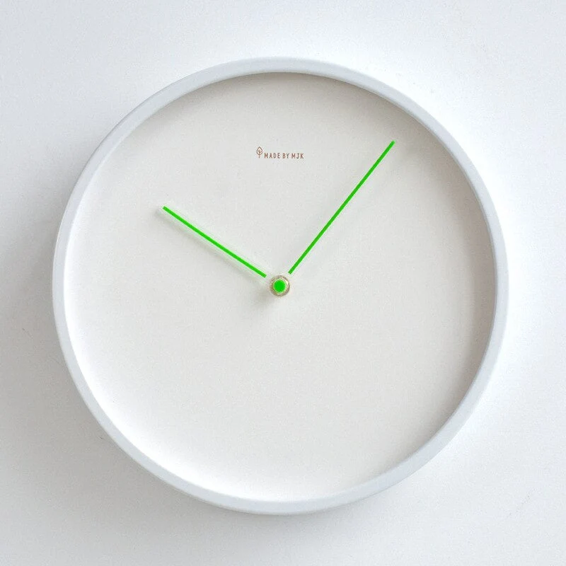 Minimalistisk Vægur i Skandinavisk Design - Skara