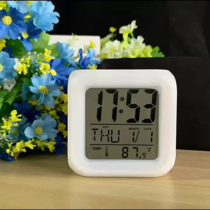 LED Digital Ur med Temperaturdisplay – Stille og Lysende til Enhver Rum