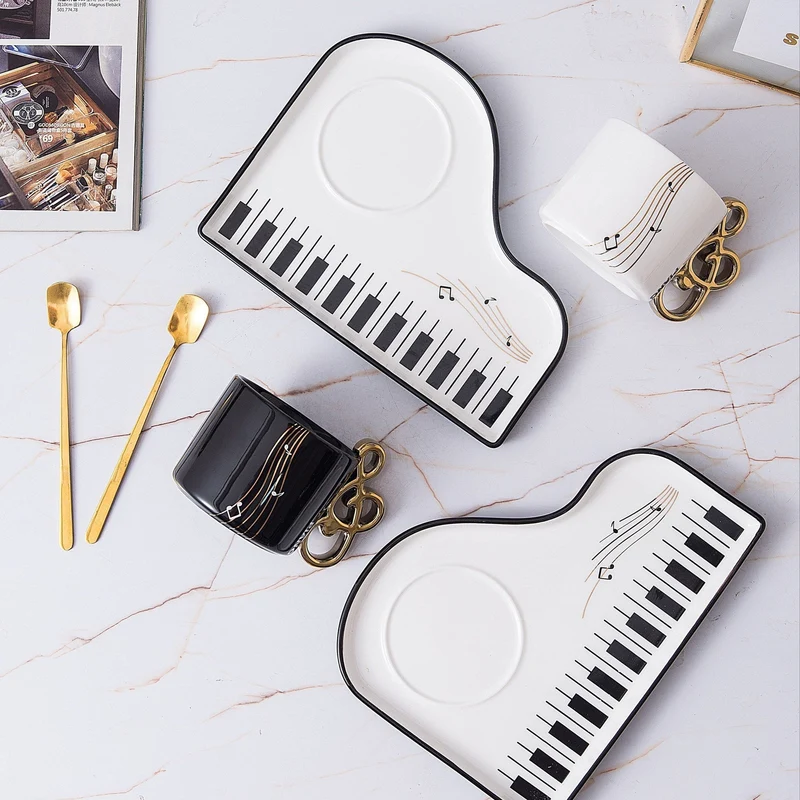 Elegant sæt med kop og fad til musikelskere – Pianissimo smag