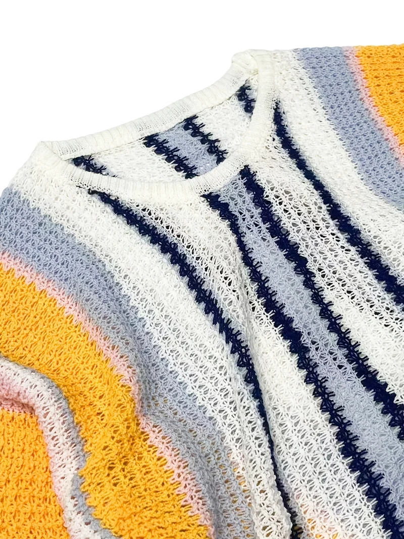 Stribet sweater – afslappet, komfortabel og luftig