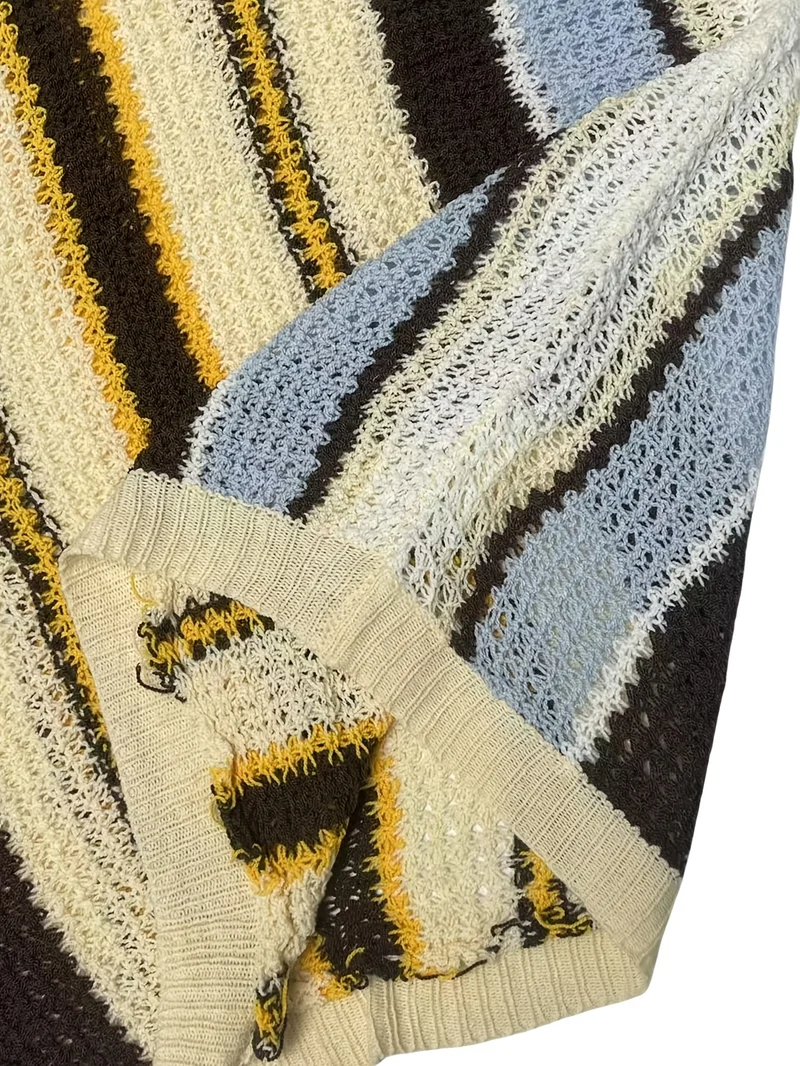 Stribet sweater – afslappet, komfortabel og luftig