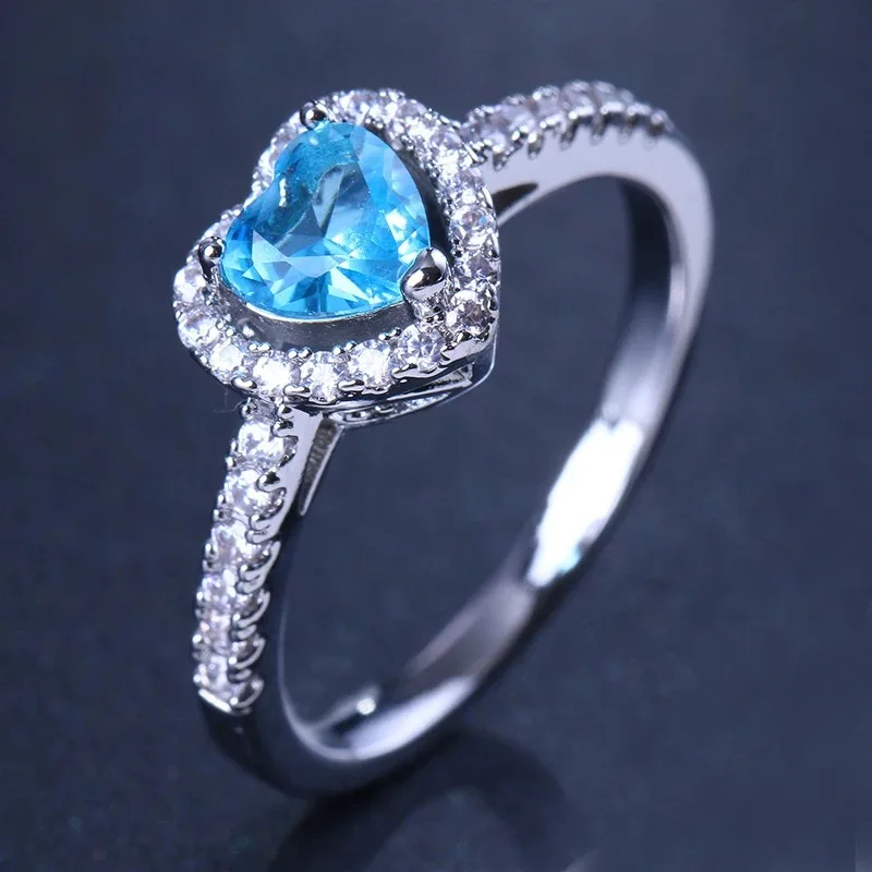 Forlovelsesring med hjerteformet diamant – kærlighedssymbol