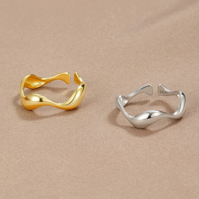 Minimalistisk Ring - Oceanisk Inspiration - 18K Guld og Sølv, Justerbar Størrelse - Perfekt til Enhver Begivenhed