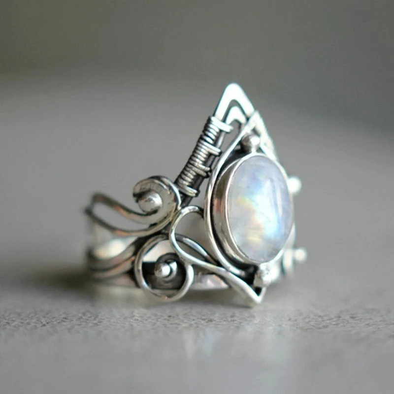 Elegante Vintage Ring med Månesten – Clara