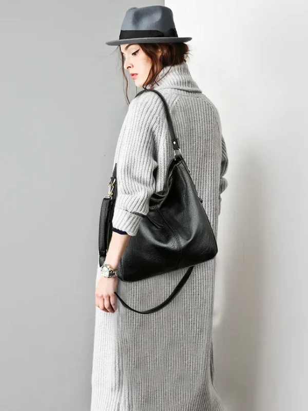 Stilfuld og Rummelig Hobo Taske med Vintage Design