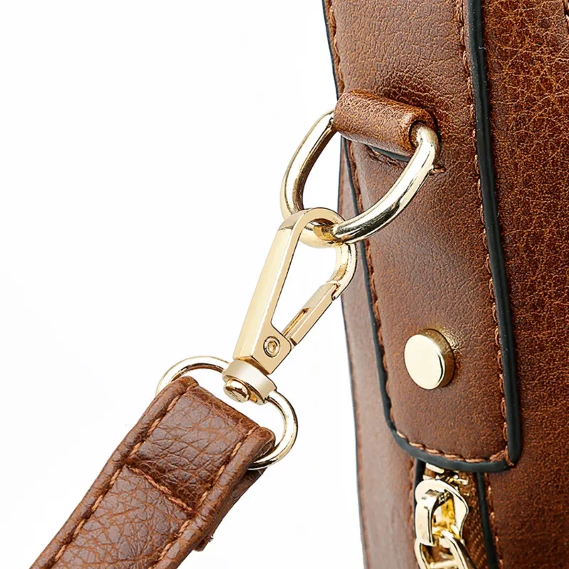 Stilfuld og Rummelig Hobo Taske med Vintage Design