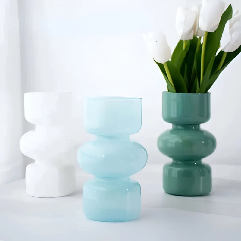Moderne Glasvaser i Farver til Elegant Indretning