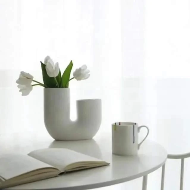 Elegant U-formet Vase til Moderne Indretning