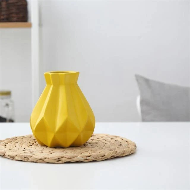 Elegant Keramikvase til Dit Hjem