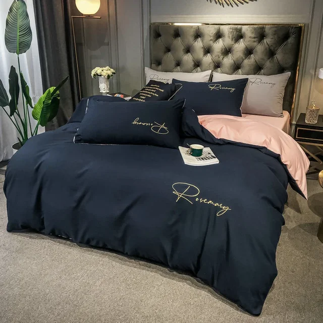 Elegant luksus sengetøj med broderet design