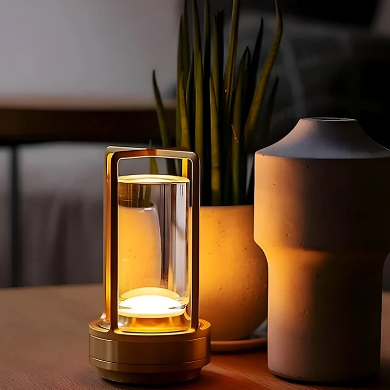 Elegant Bærbar Bordlampe – Vandtæt, Justerbart Lys til Hjemmet