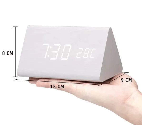 SmartTræ LED Ur – Stemmestyring og Elegant Design til Hjemmet
