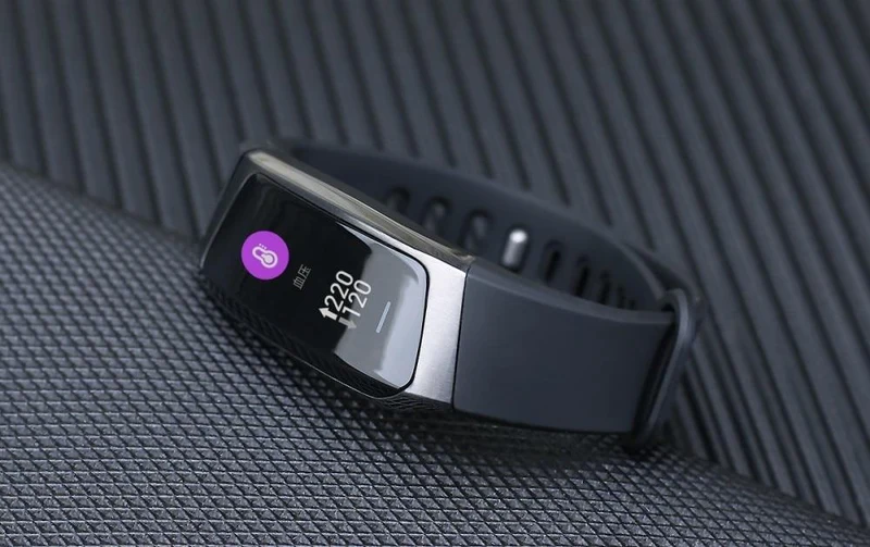 Vandafvisende Fitband Smartwatch med blodtryks- og pulsmonitor