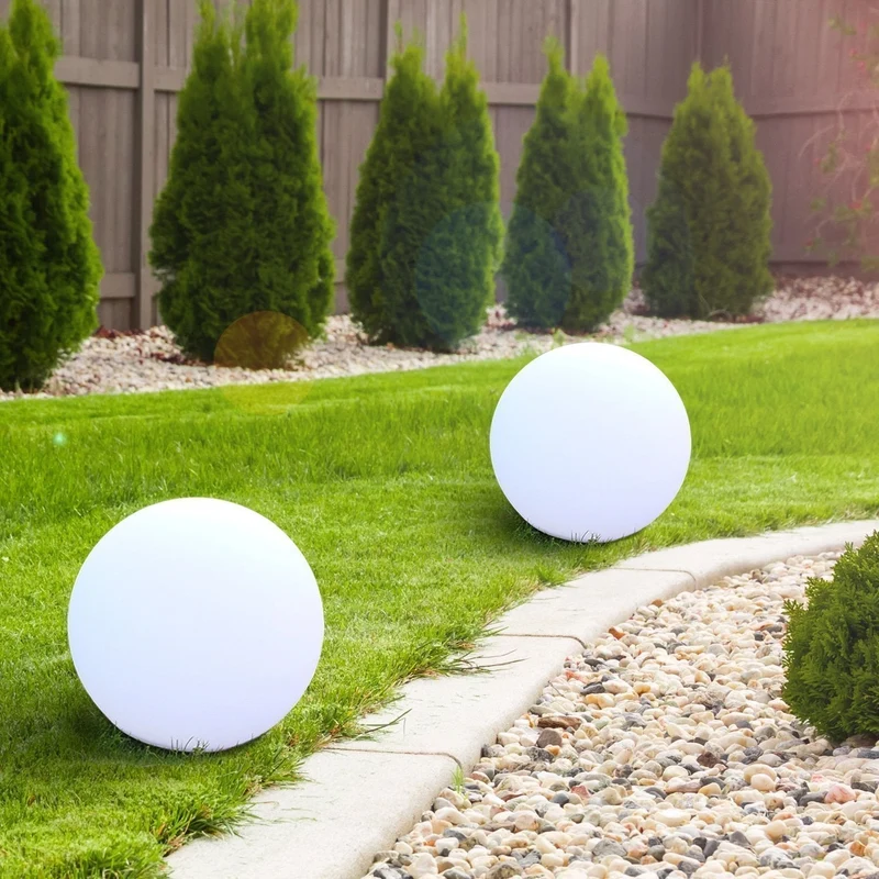 Farvet LED Strandbold med Fjernbetjening – GlowSphere til Natteunderholdning