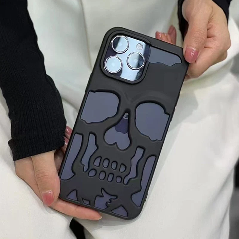 Smartphone Cover med Gotisk Skull Design i Midnattsfarve
