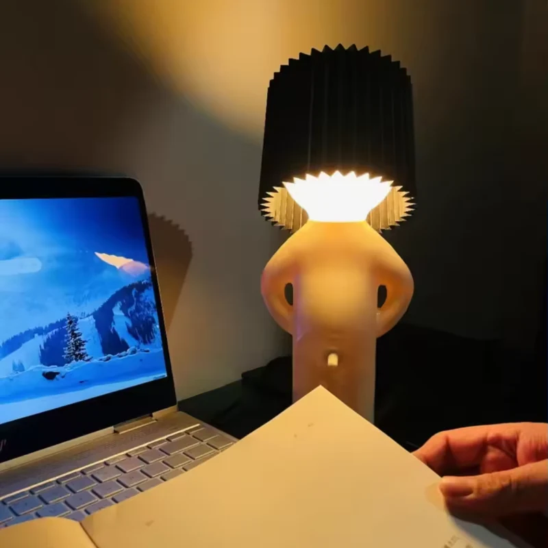 Moderne Bordlampe med Legende Figurdesign